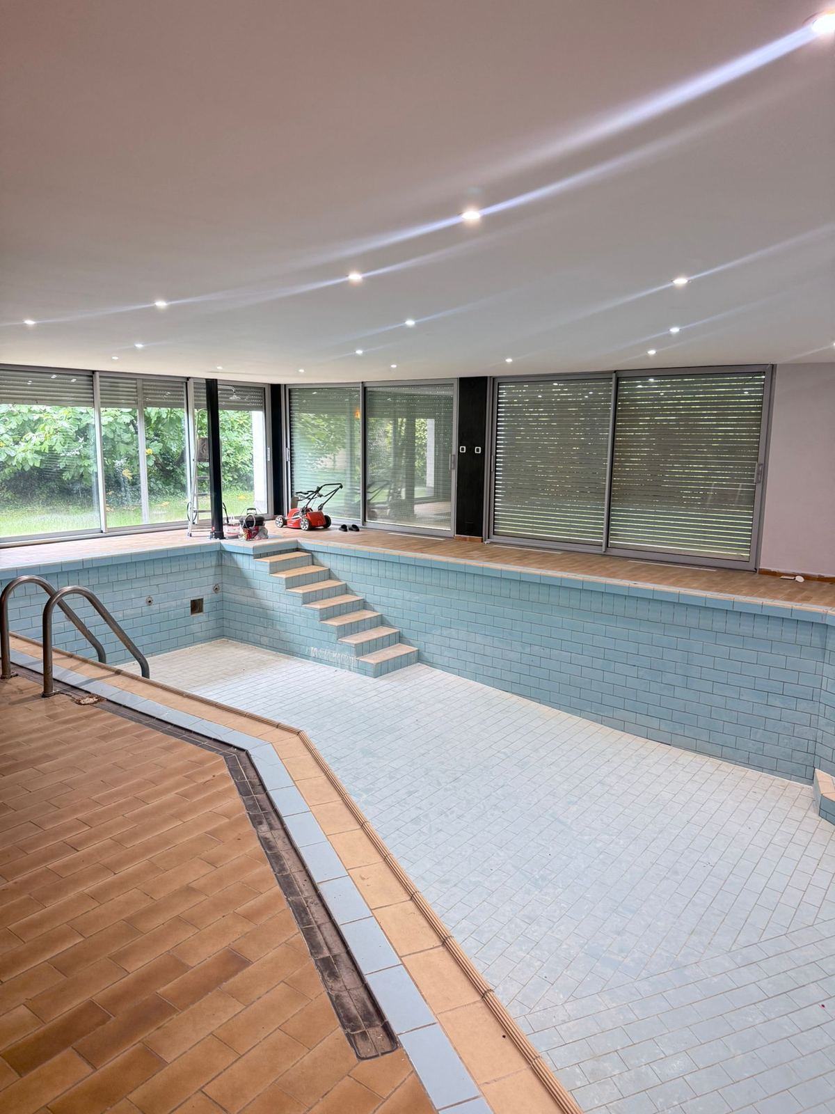 Lieu événementiel Bloom Events — piscine intérieure